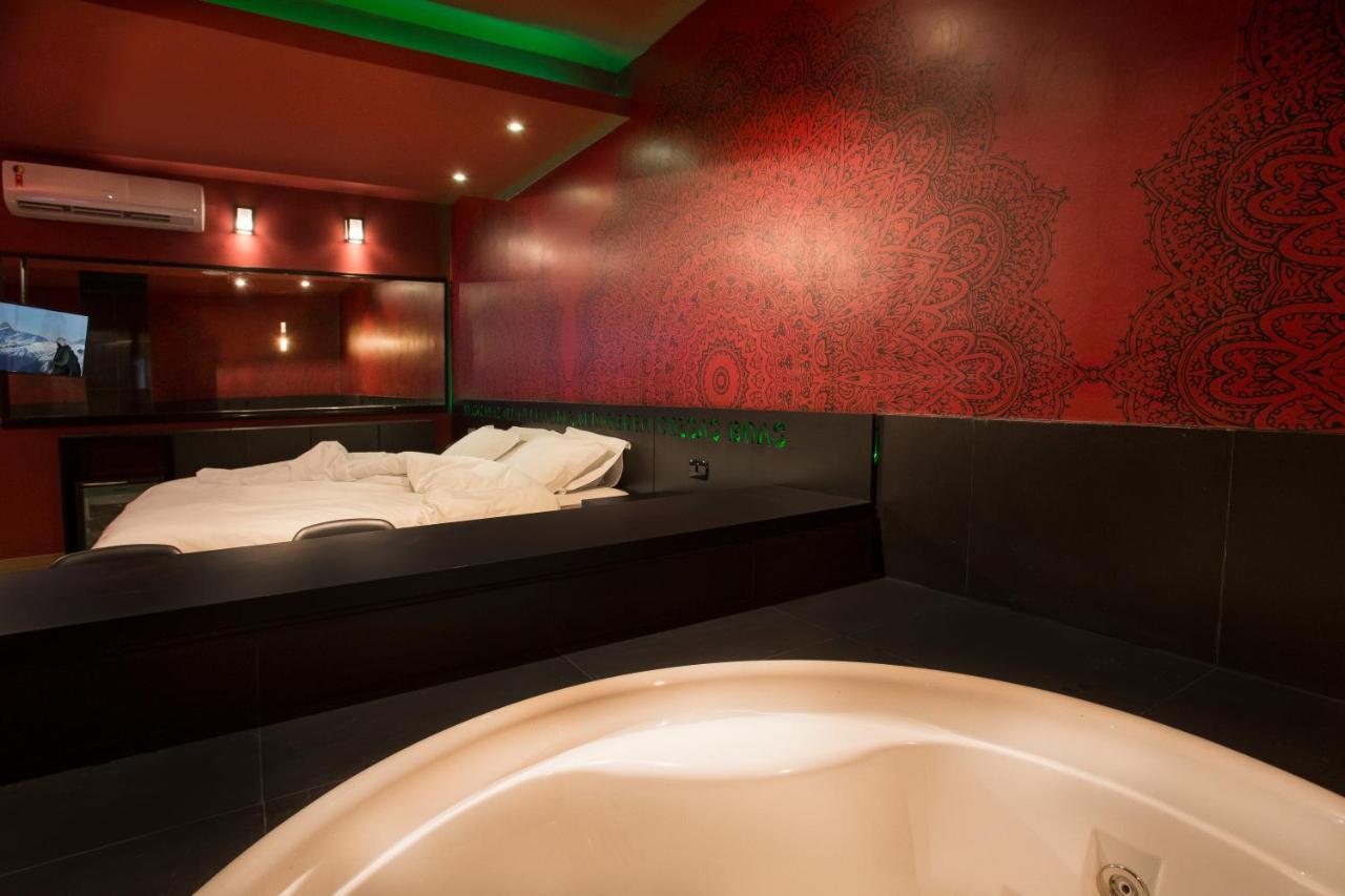 Tout Motel (Adults Only) カンピーナス エクステリア 写真
